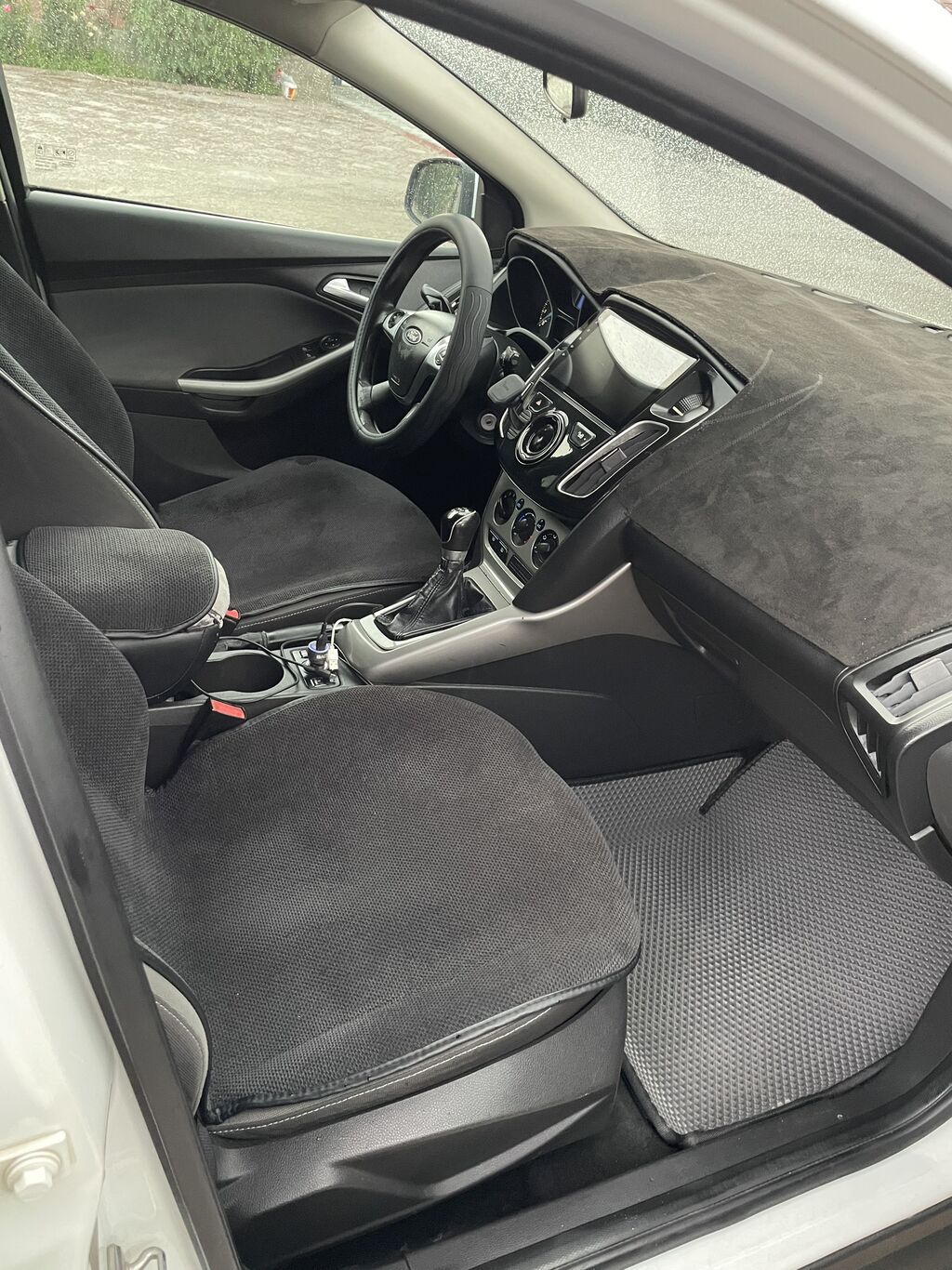 Ford Focus: 2012 г., 1.6 л, Механика, Бензин, Универсал: фото 7