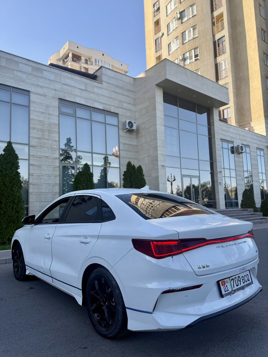 BYD E3: 2020 г., Автомат, Электромобиль, Седан: фото 3
