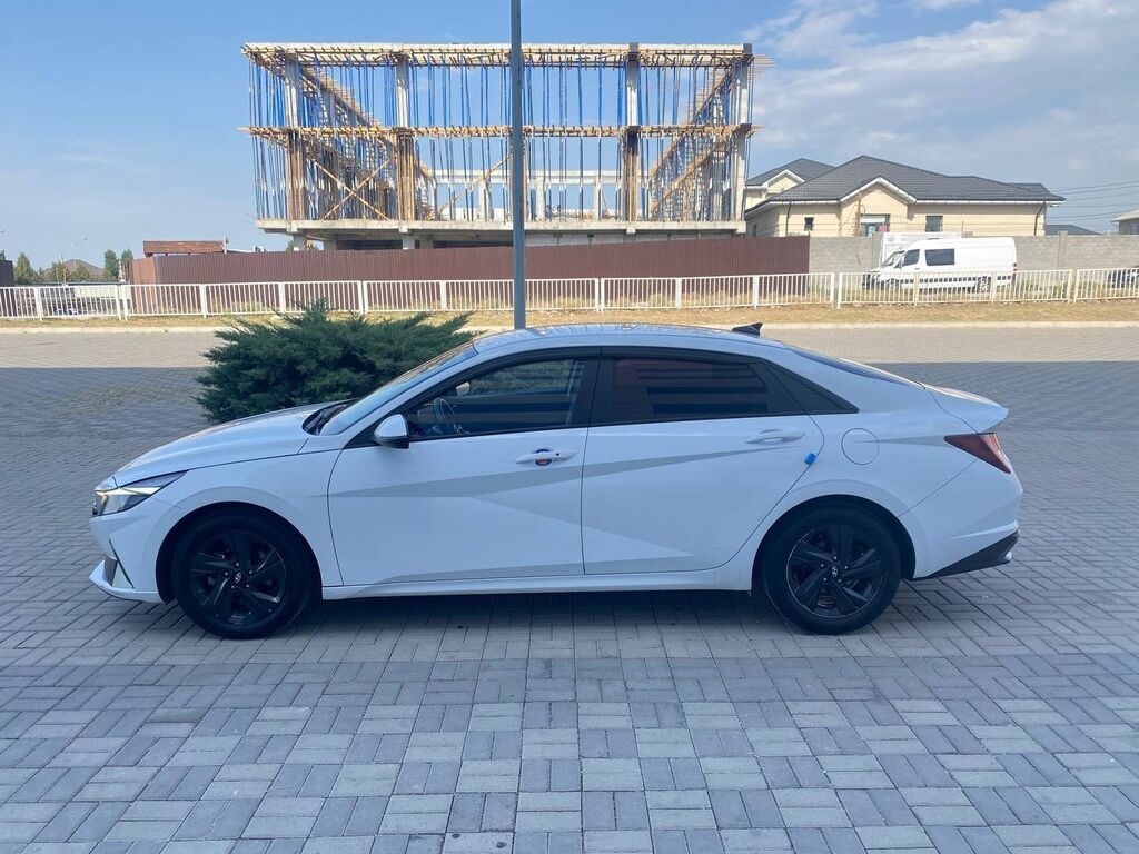 Hyundai Avante: 2021 г., 1.6 л, Вариатор, Гибрид, Седан: фото 6