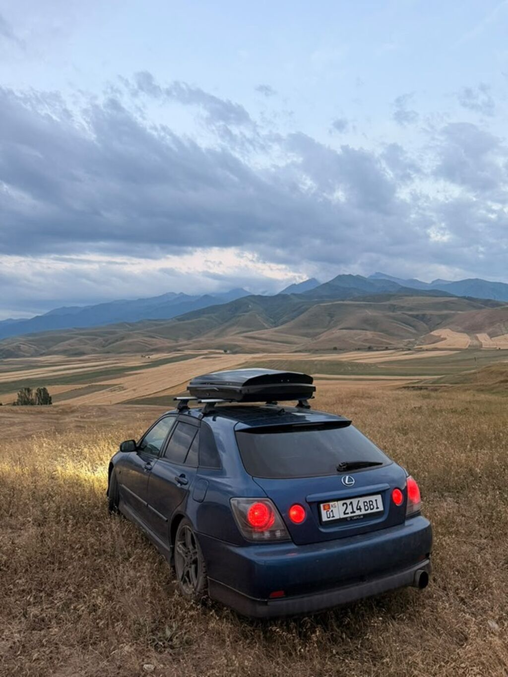 Lexus IS: 2001 г., 2 л, Автомат, Газ, Универсал: фото 2