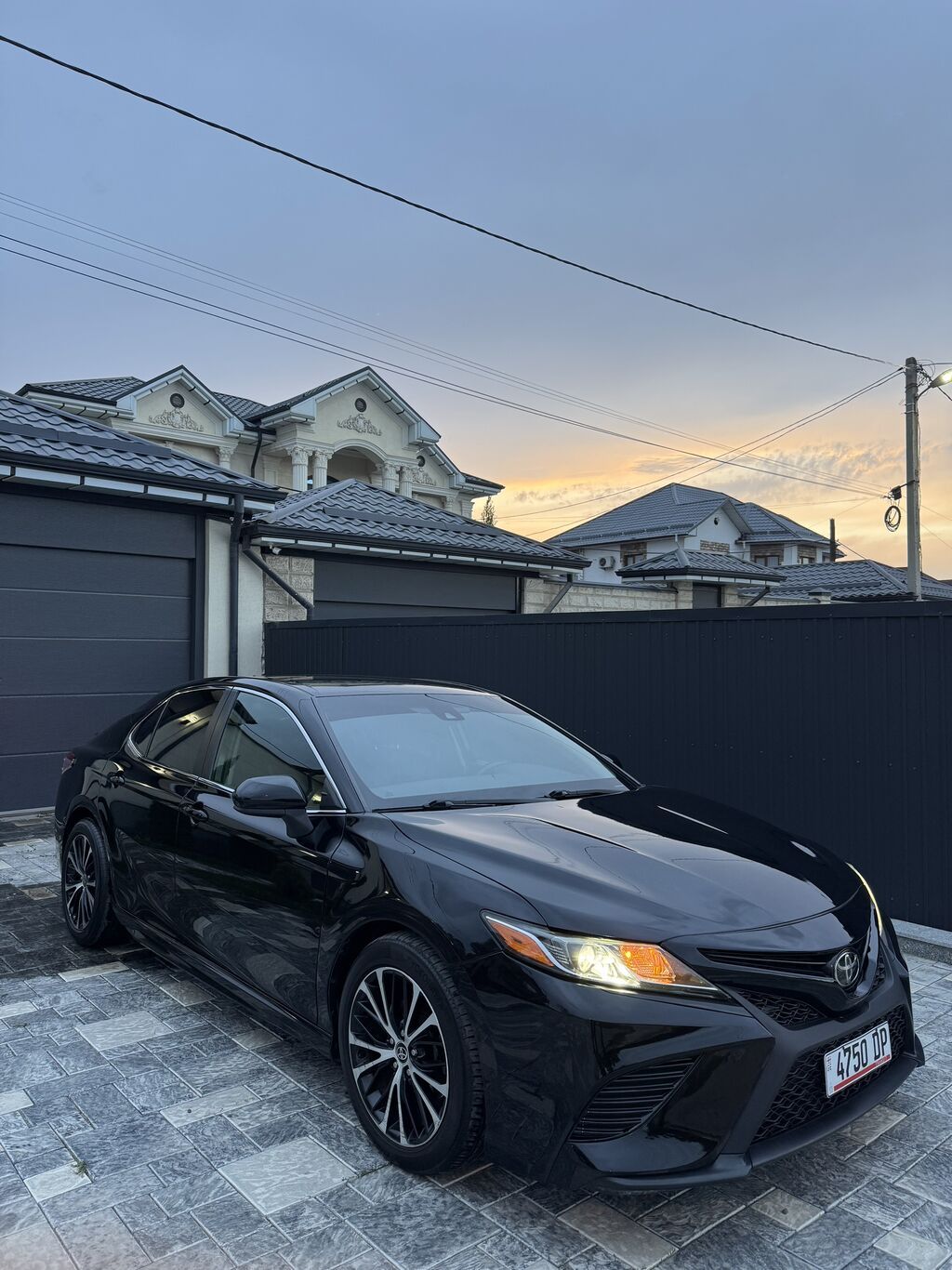 Toyota Camry: 2020 г., 2.5 л, Автомат, Бензин, Седан: фото 2