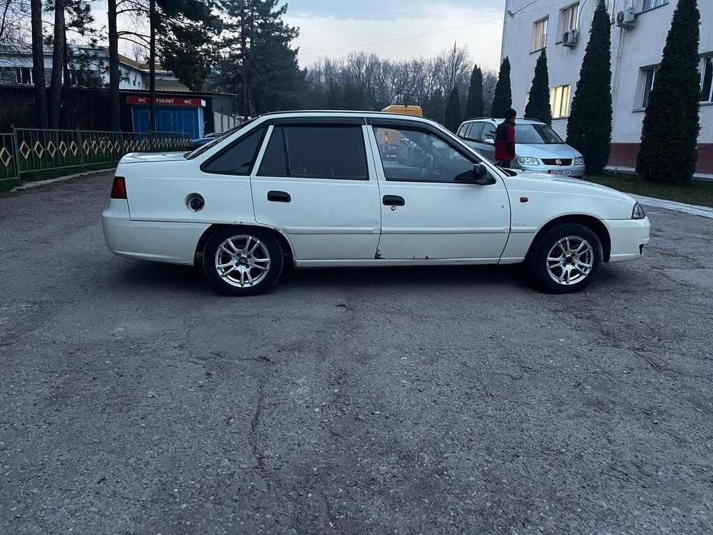 Daewoo Nexia: 2010 г., 1.5 л, Механика, Бензин, Седан: фото 5