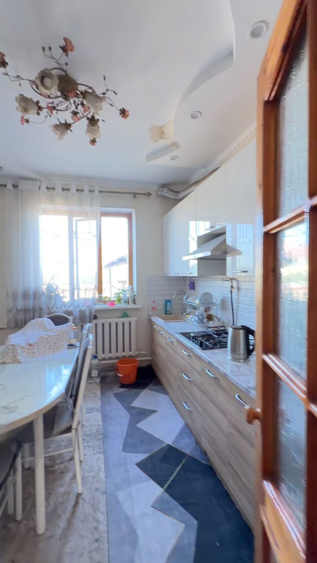 6 комнат и более, 250 м², Бишкек, ул. Баха / Гагарина: фото 5
