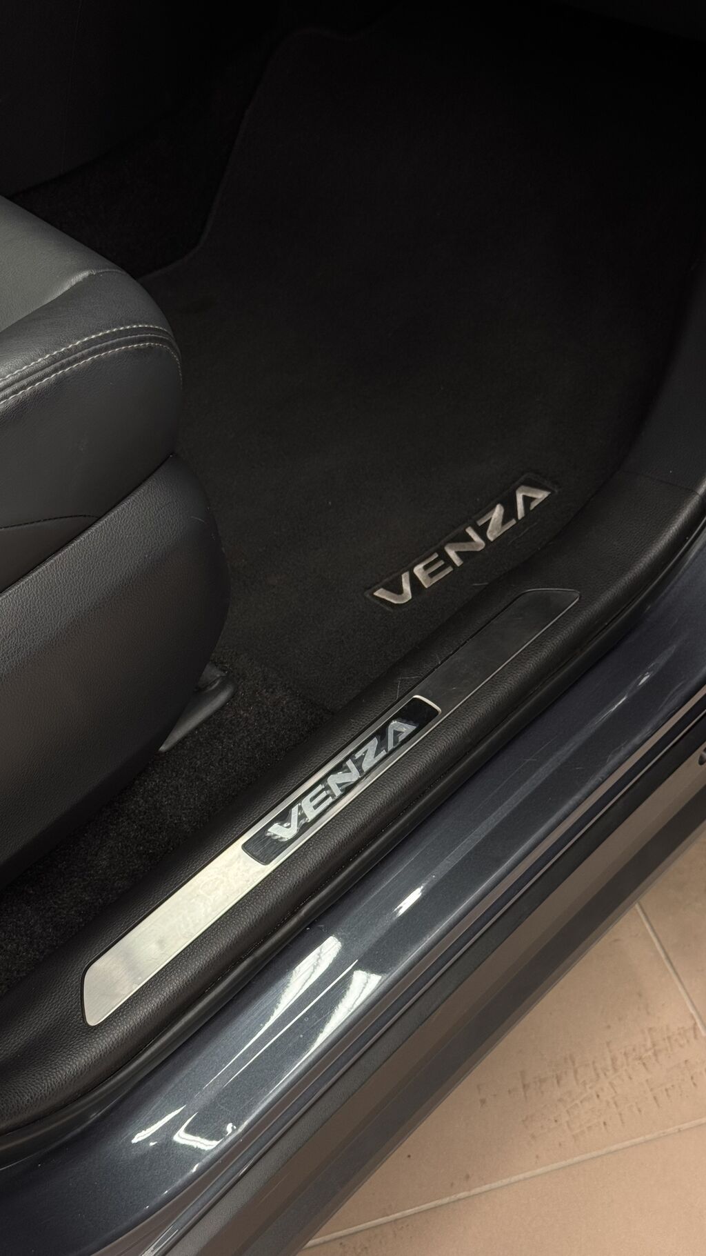 Toyota Venza: 2021 г., 2.5 л, Вариатор, Гибрид, Кроссовер: фото 5