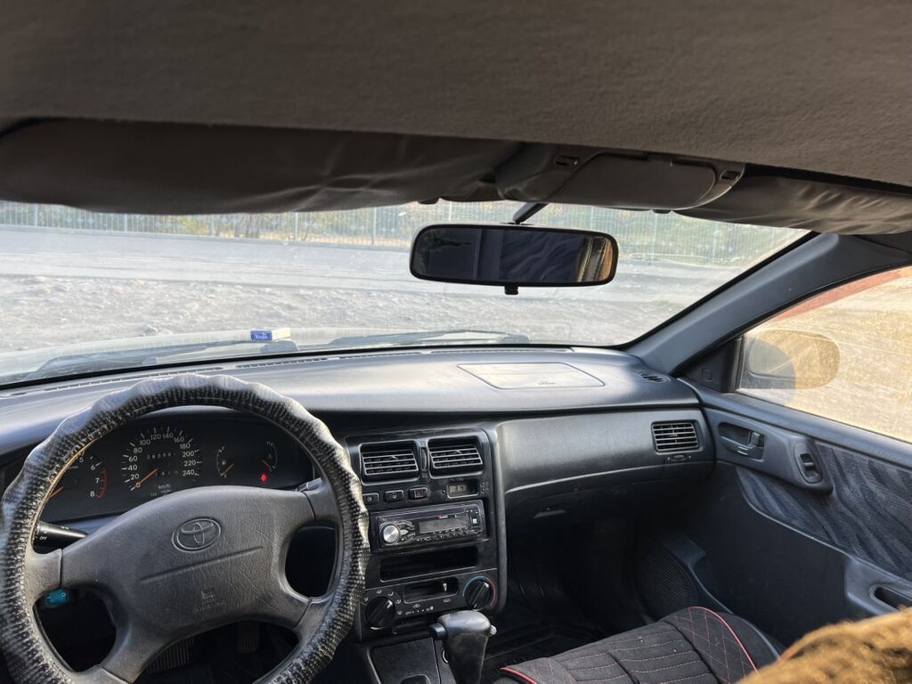 Toyota Carina E: 1996 г., 1.8 л, Механика, Бензин, Седан: фото 6