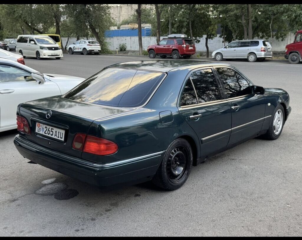 Mercedes-Benz E-Class: 1996 г., 3.2 л, Автомат, Бензин, Седан: фото 3