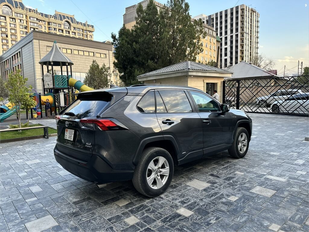 Toyota RAV4: 2021 г., 2.5 л, Автомат, Гибрид, Кроссовер: фото 5