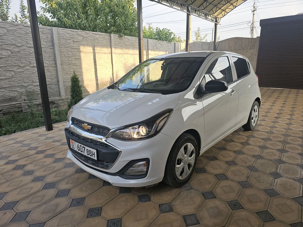 Chevrolet Spark: 2018 г., 1 л, Автомат, Бензин, Хэтчбэк: фото 2