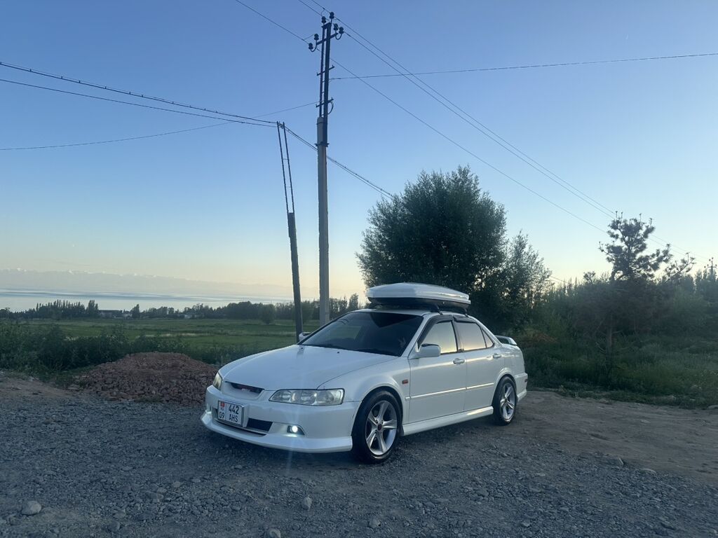 Honda Accord: 2002 г., 2 л, Автомат, Газ, Седан: фото 2