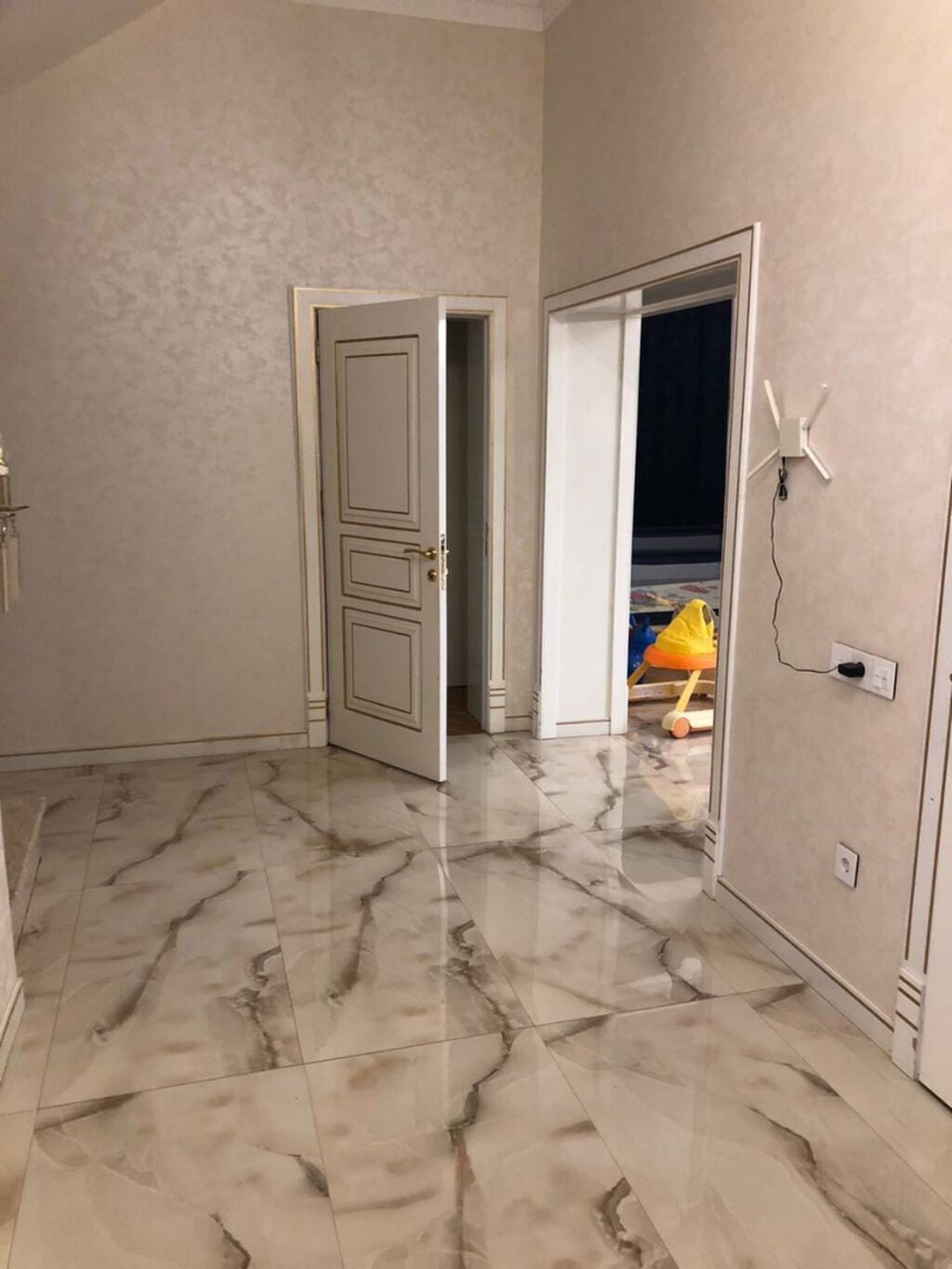 6 otaqlı, 317 kv. m, Kredit yoxdur, Yeni təmirli
