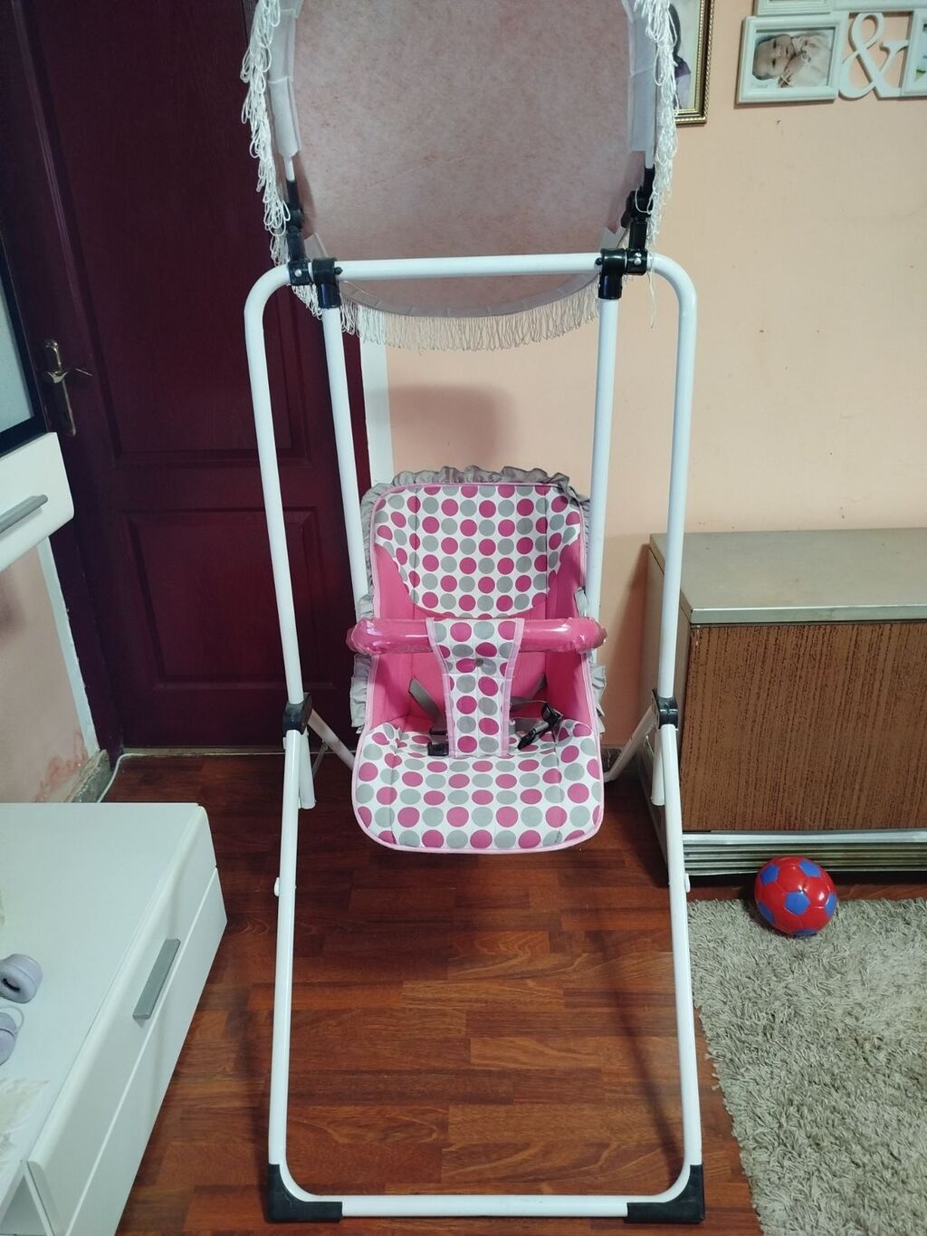Njihalice: Ljuljaska za devojcice veoma malo koriscena dete se mozda ljuljalo
