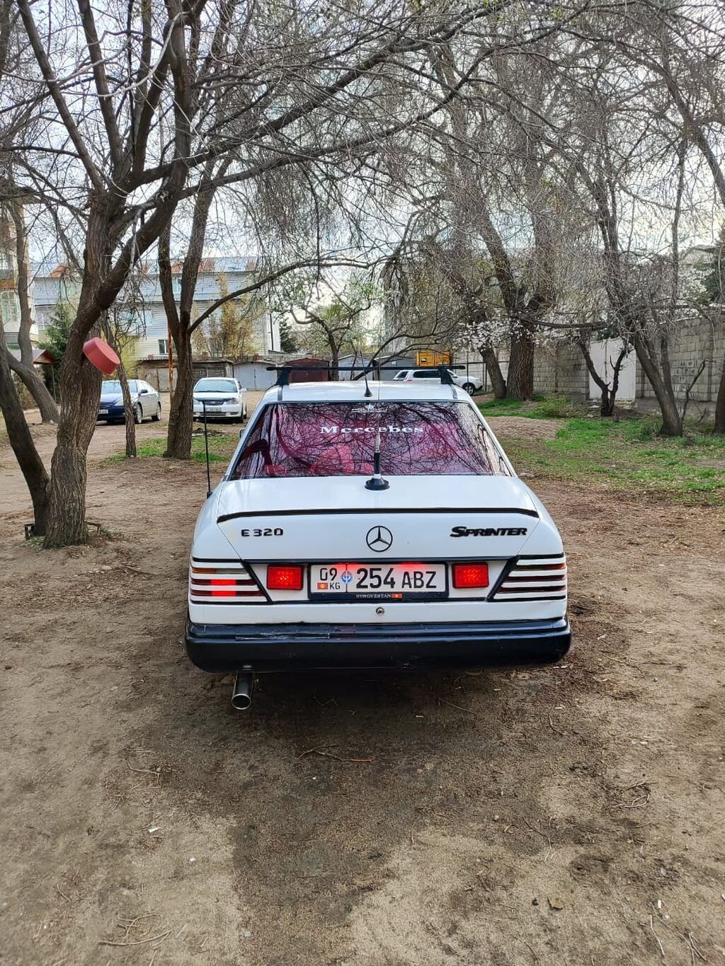 Mercedes-Benz W124: 1988 г., 2 л, Механика, Бензин, Седан: фото 5