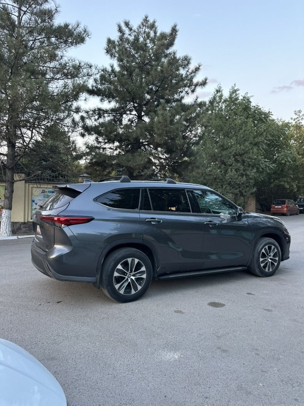 Toyota Highlander: 2020 г., 3.5 л, Автомат, Бензин, Кроссовер: фото 2