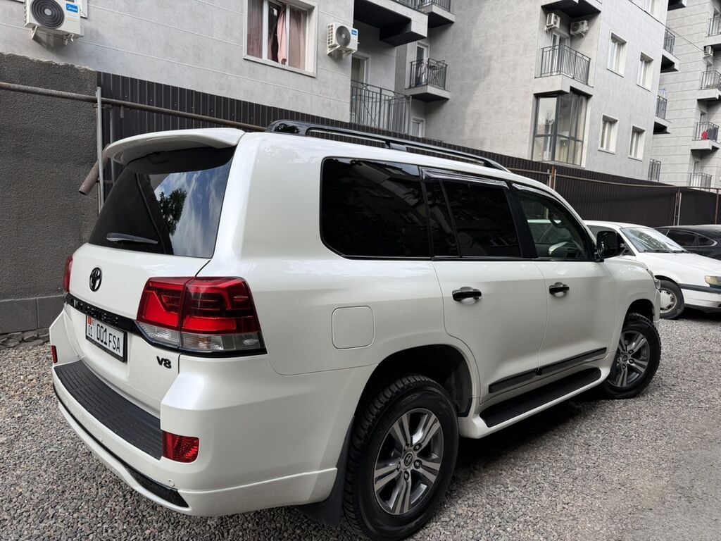 Toyota Land Cruiser: 2016 г., 4.6 л, Автомат, Бензин, Внедорожник: фото 3