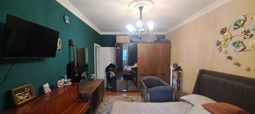 Mənzil özümə aiddir. Sahəsi: 82 m² Otaq sayı: 3 Layihə: Lenin