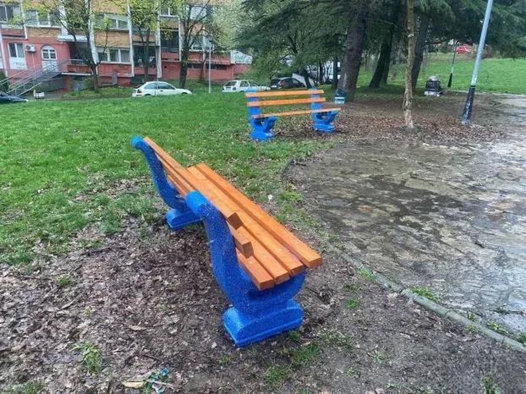 Baštenski nameštaj: Klupa