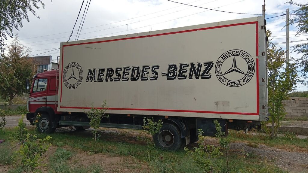 Грузовик-фургон Mercedes-Benz - Тип: изотермический/тентованный: фото 6