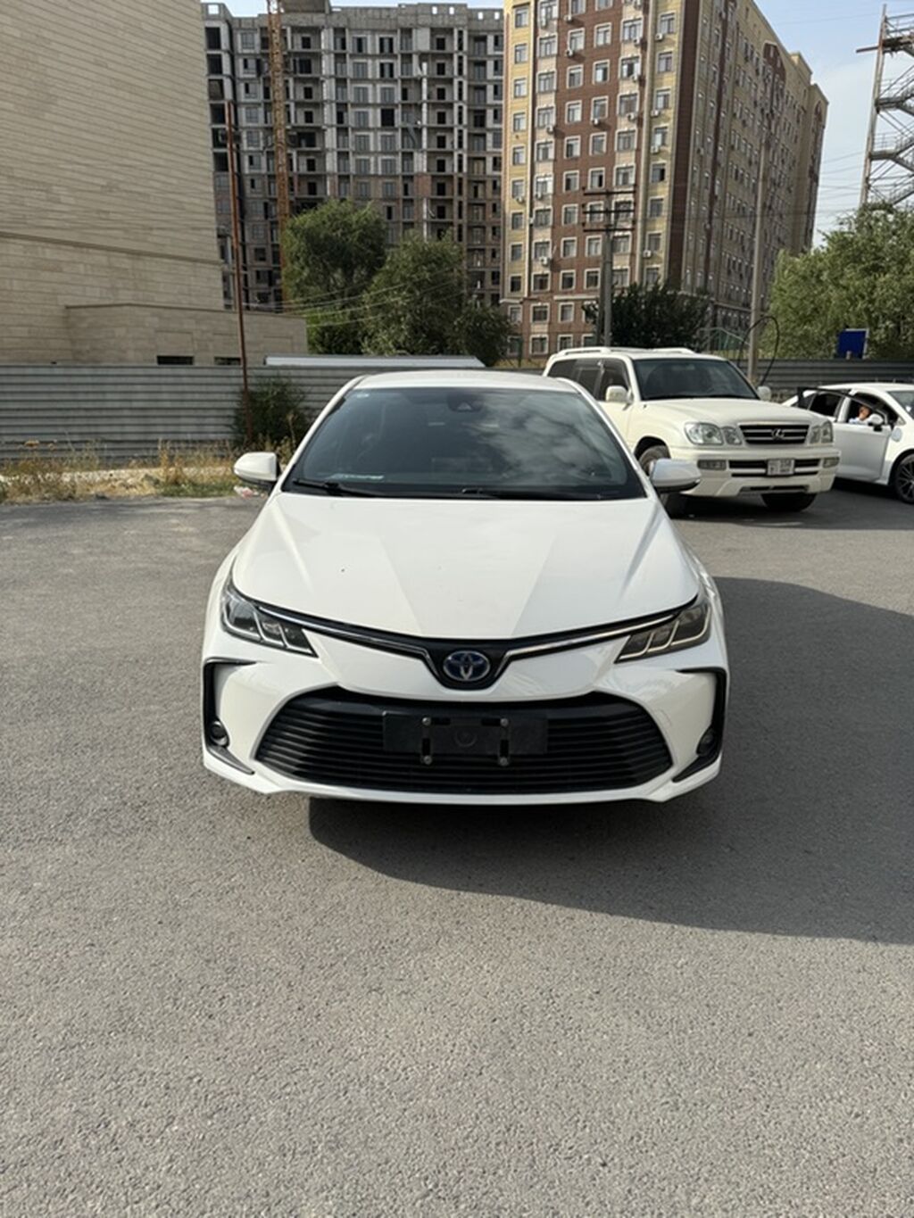 Toyota Corolla: 2022 г., 1.8 л, Автомат, Гибрид, Седан: фото 3
