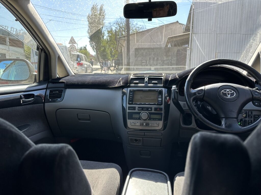 Toyota Ipsum: 2002 г., 2.4 л, Автомат, Газ, Минивэн: фото 5