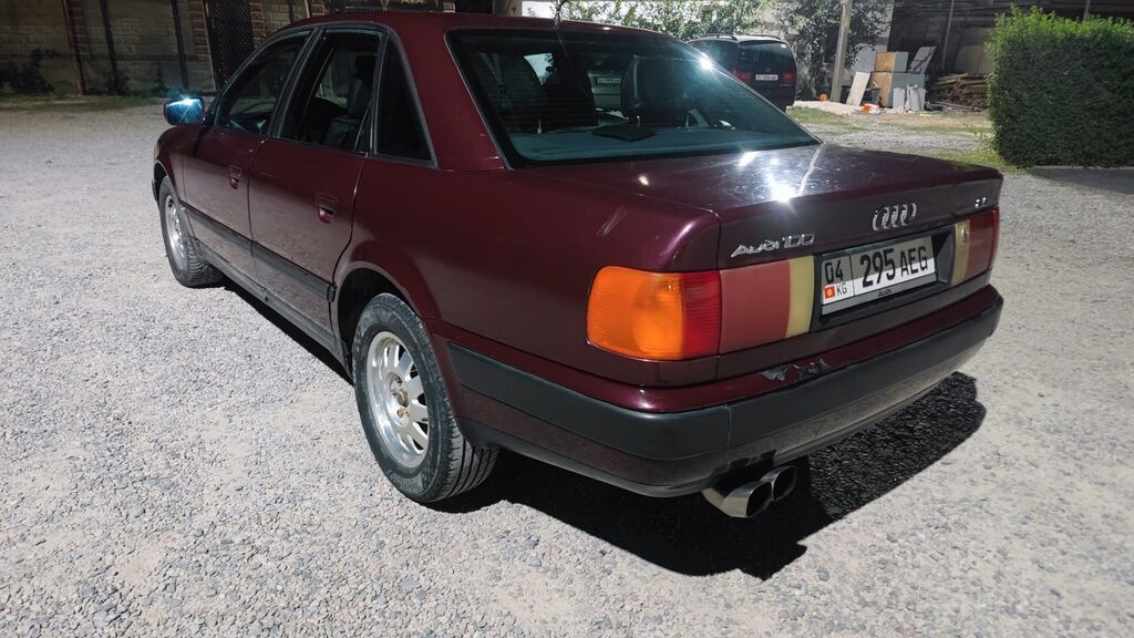 Audi 100: 1994 г., 2.6 л, Механика, Бензин, Седан: фото 2
