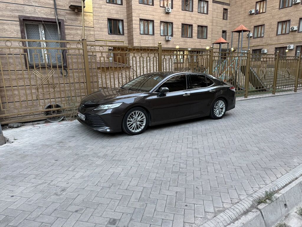 Toyota Camry: 2018 г., 2.5 л, Автомат, Бензин, Седан: фото 3