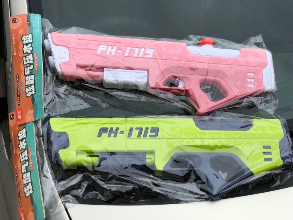 Водяной пистолет "Desert Eagle" в коробке. Доступны модели с оранжевым: фото 3