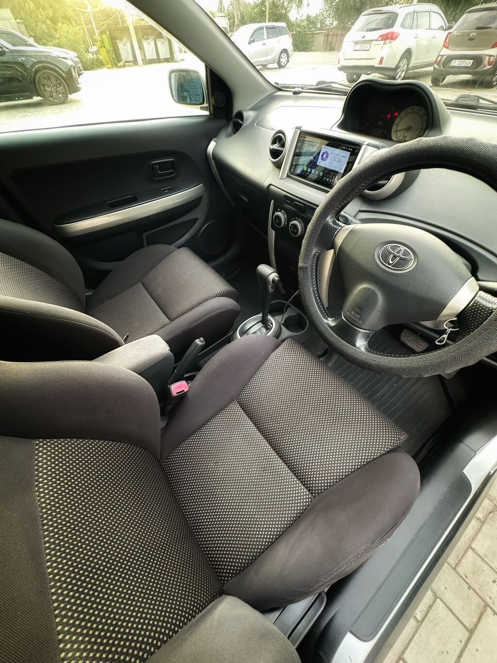 Toyota Ist: 2004 г., 1.5 л, Автомат, Бензин, Хэтчбэк: фото 8