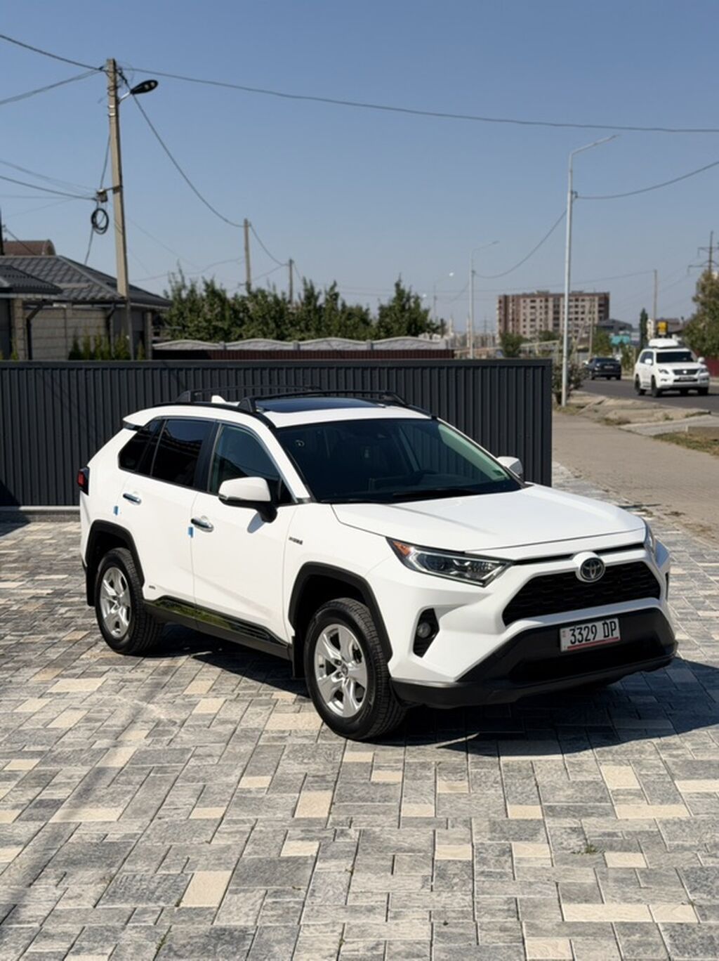 Toyota RAV4: 2021 г., 2.5 л, Вариатор, Гибрид, Кроссовер: фото 2