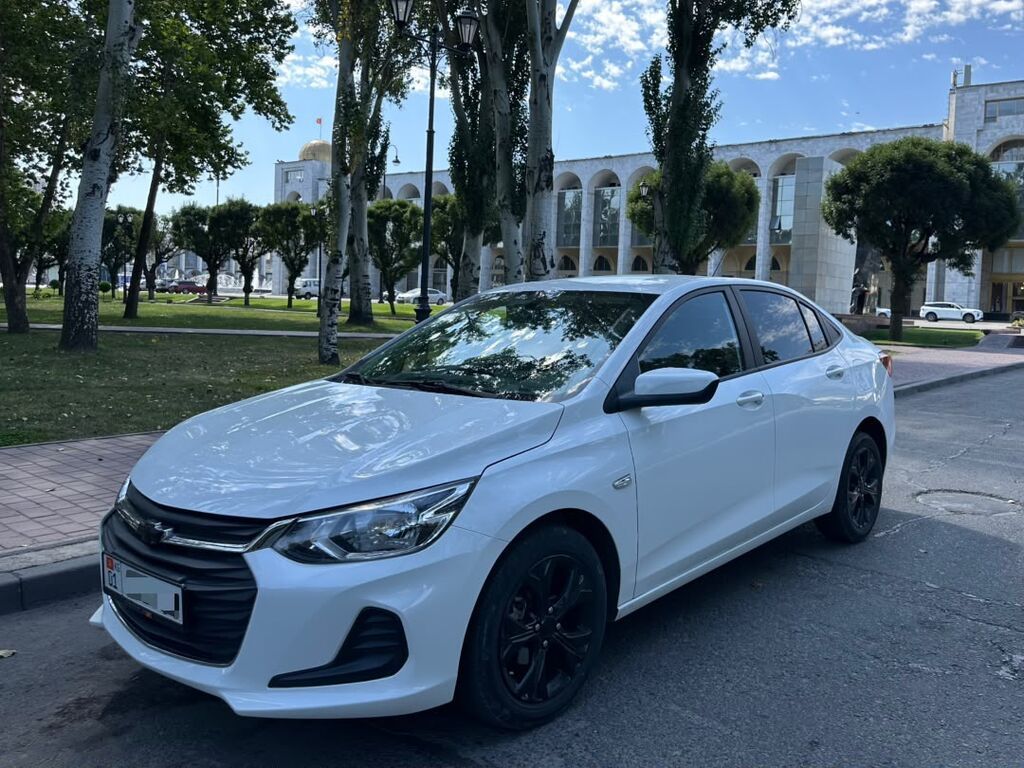 Chevrolet Onix: 2020 г., 1.3 л, Автомат, Бензин, Седан: фото 2