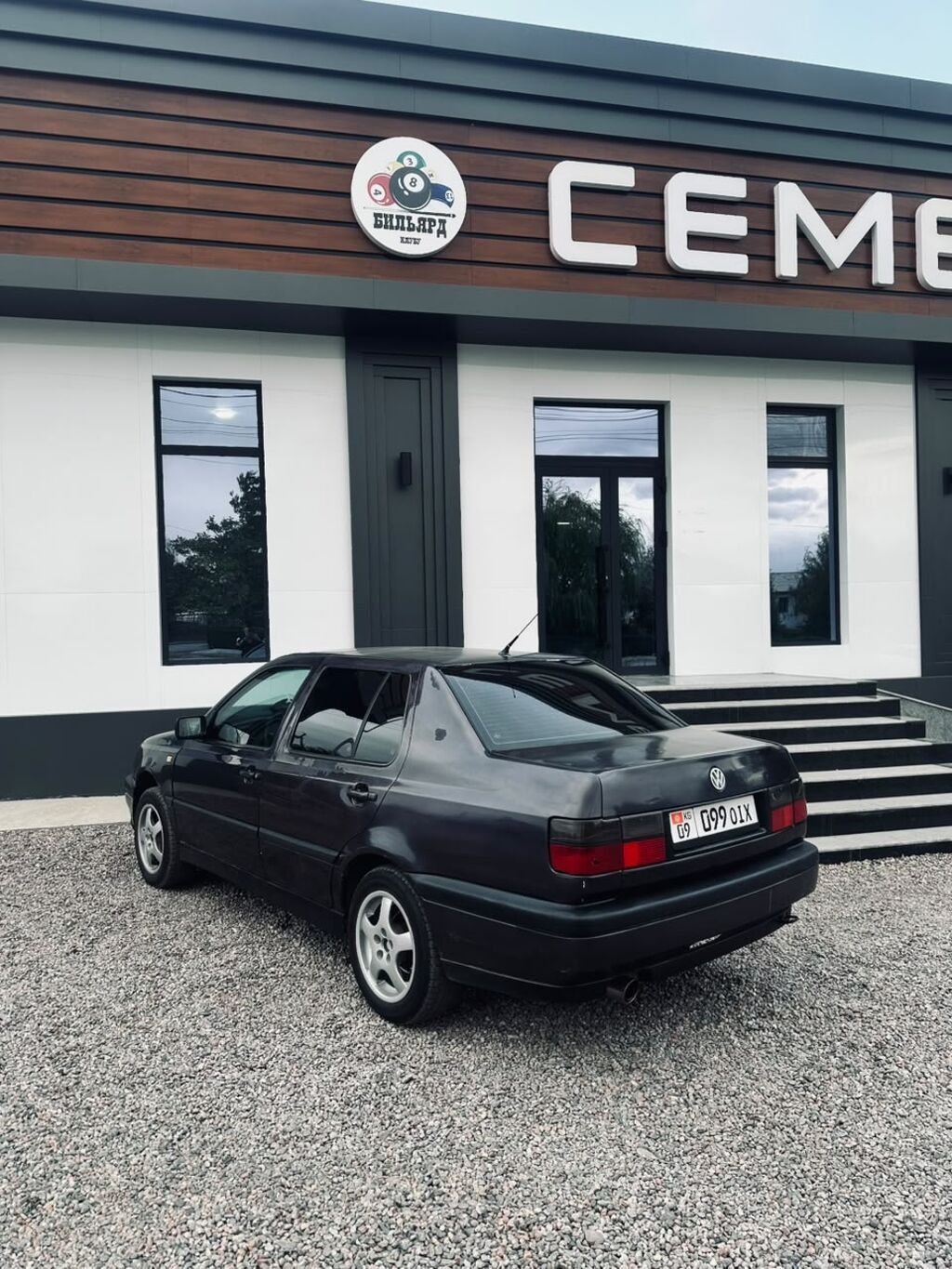 Volkswagen Vento: 1992 г., 2 л, Механика: фото 4