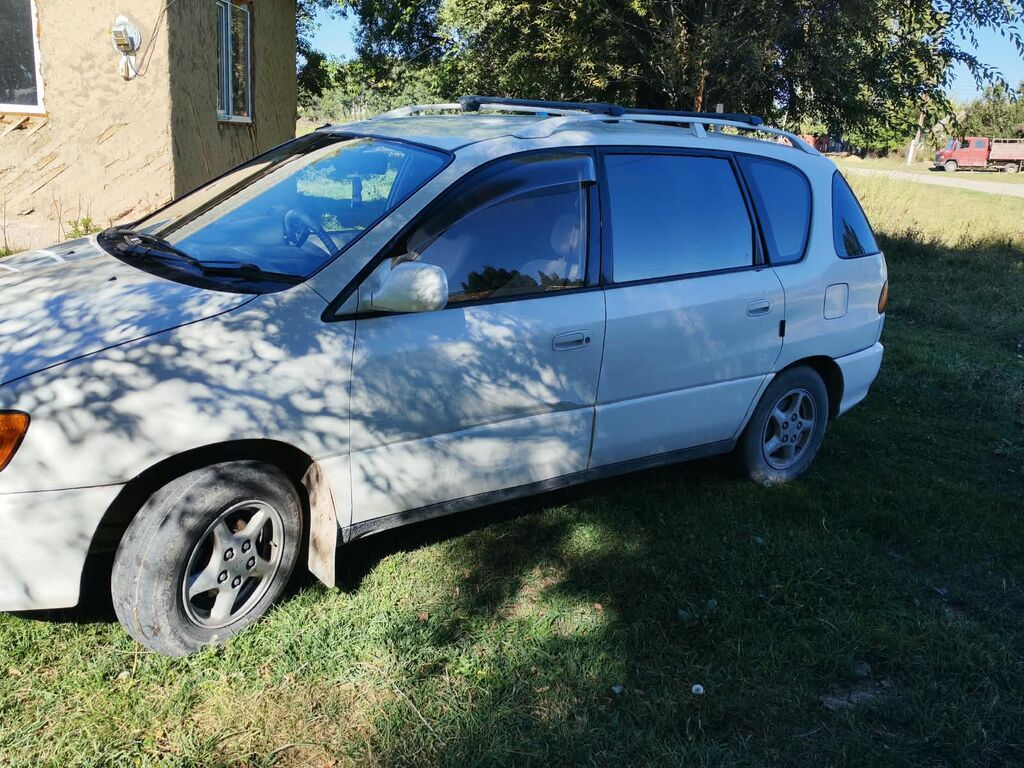 Toyota Ipsum: 2000 г., 2 л, Автомат, Газ, Минивэн: фото 6