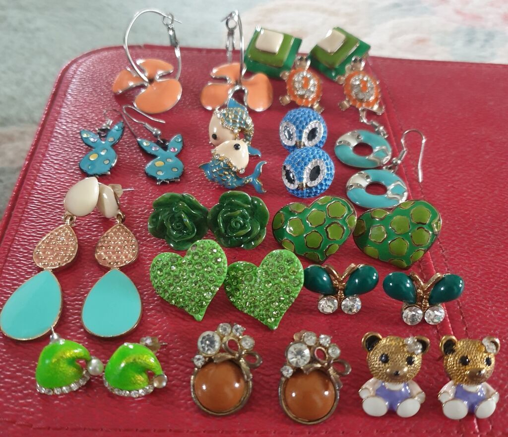 Minđuše: Razne mindjuse. srce, playboy, sovice - sove, cvet. Zelene, tirkizne