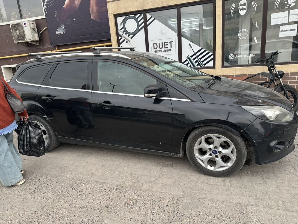 Ford Focus: 2013 г., 1.6 л, Автомат, Бензин, Универсал: фото 2