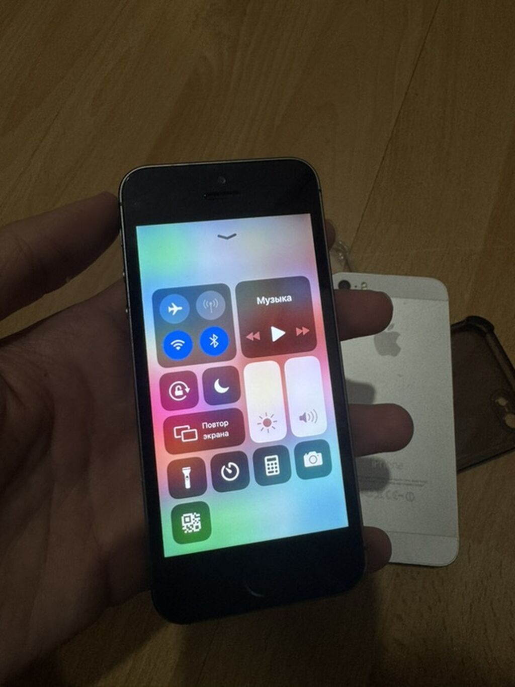 IPhone 5s, Б/у, 32 ГБ, Black Titanium, Зарядное устройство, Чехол — фото 3