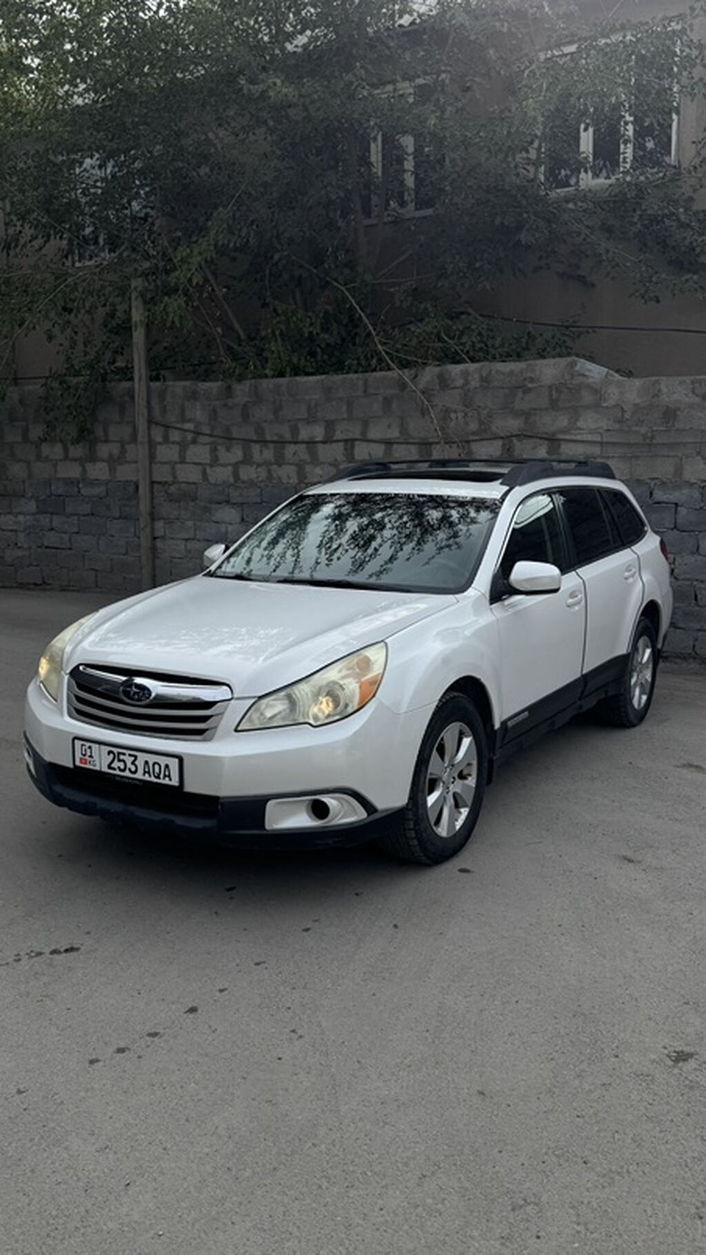 Subaru Outback: 2011 г., 2.5 л, Вариатор, Бензин, Универсал: фото 2