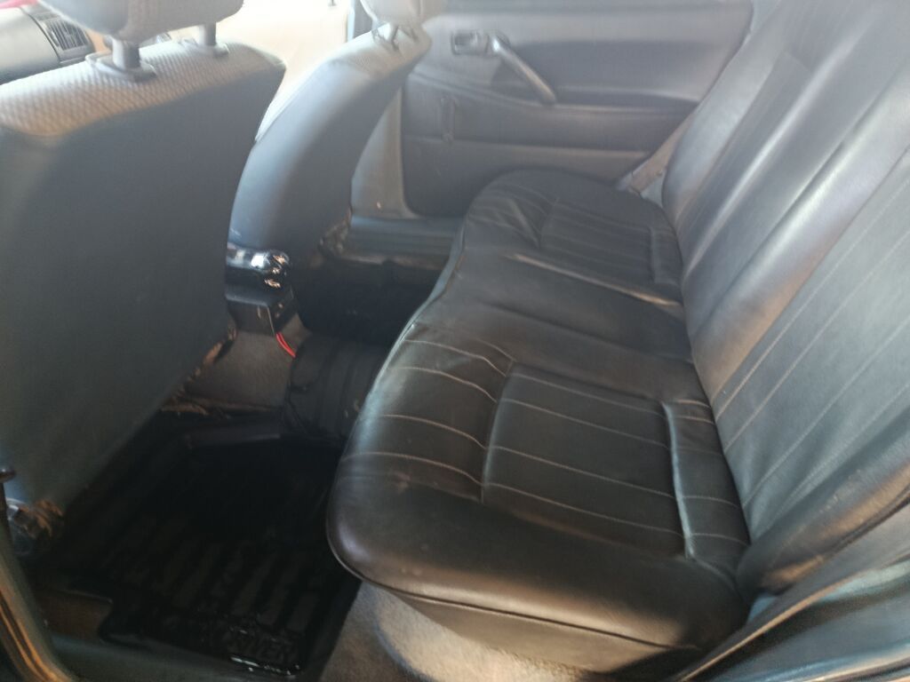 Volkswagen Passat: 1991 г., 1.8 л, Механика, Бензин, Седан: фото 7