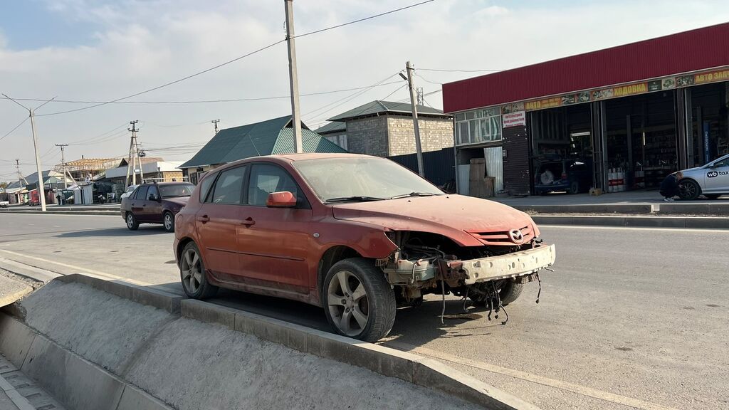 Mazda 3: 2004 г., Автомат, Бензин, Хэтчбэк: фото 2