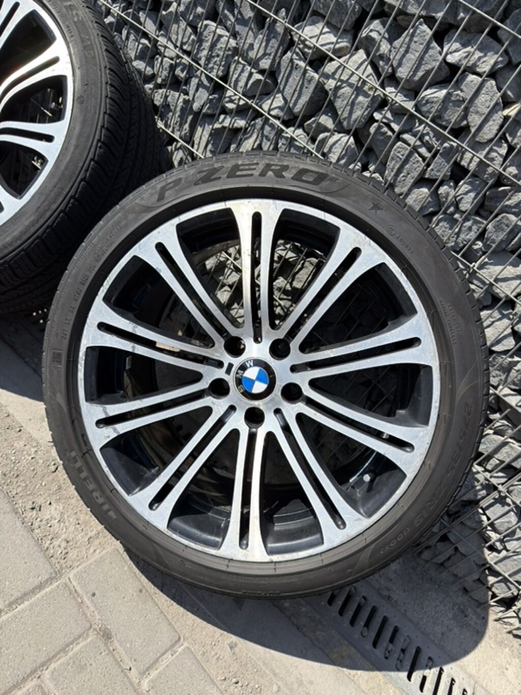 Колеса в сборе 275 / 40 / R 19, Лето, Б/у, Комплект, Легковые, Литые, отверстий - 5: фото 2