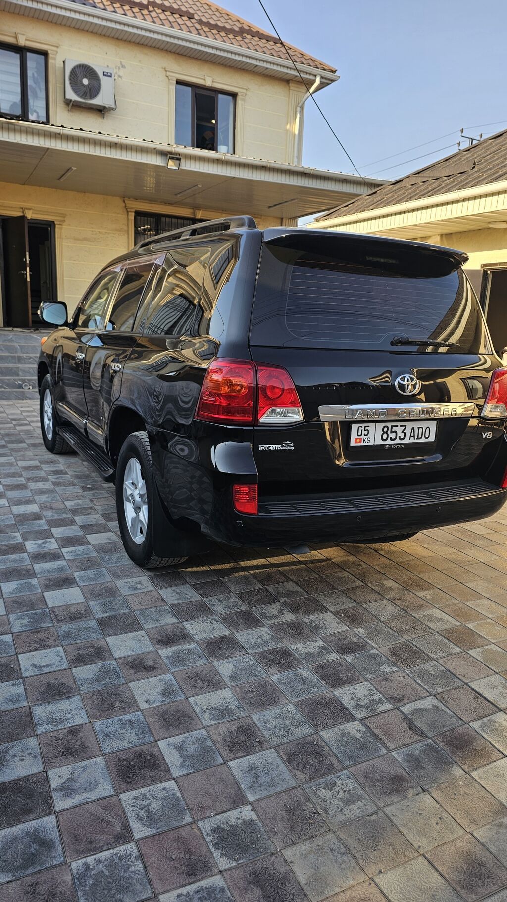 Toyota Land Cruiser: 2012 г., 4.5 л, Автомат, Дизель, Внедорожник: фото 3