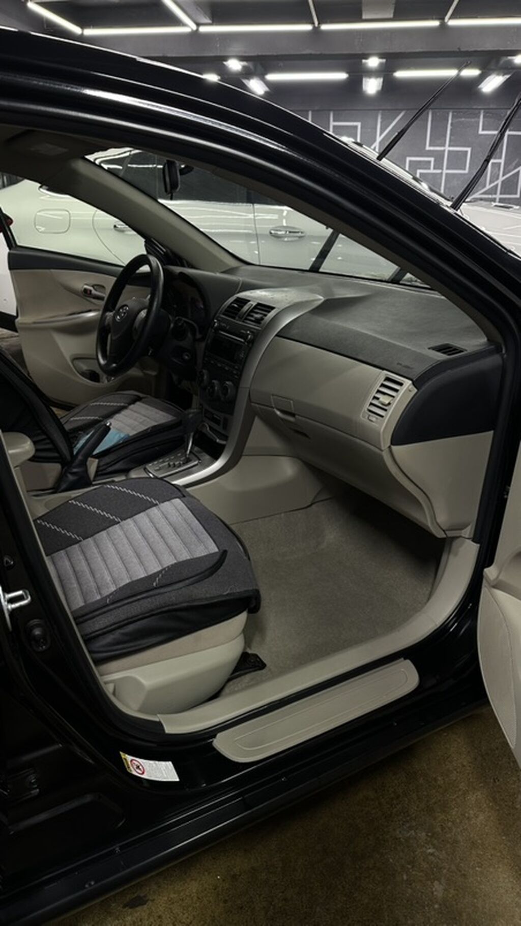 Toyota Corolla: 2011 г., 1.8 л, Автомат, Бензин, Седан: фото 7