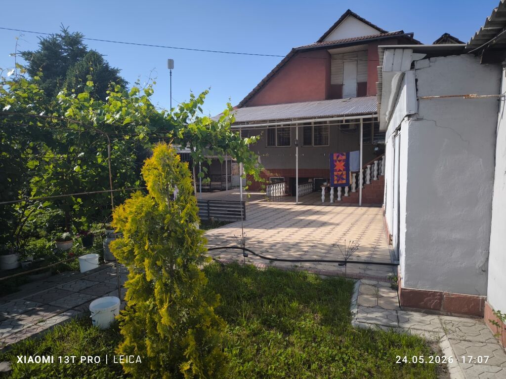 6 комнат и более, 180 м², 10 соток, Бишкек, Кара-Жыгач ж/м Собственник: фото 4