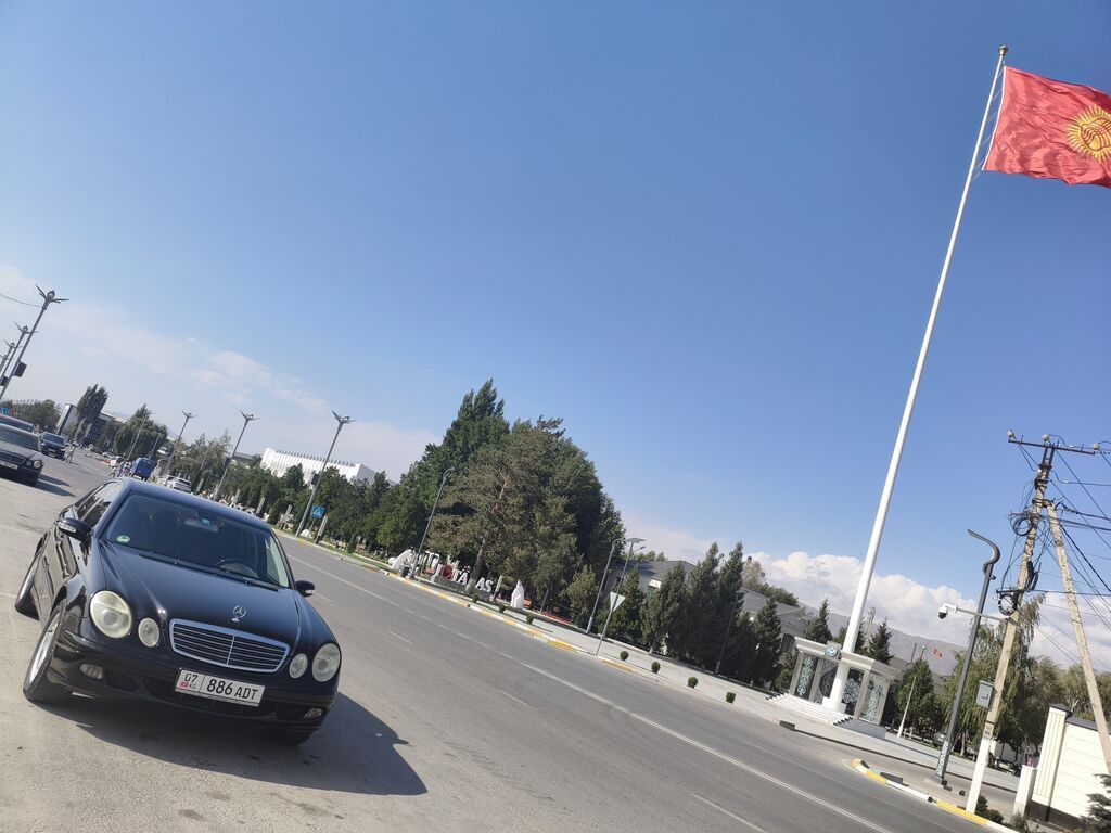 Mercedes-Benz E-Class: 2005 г., 3 л, Автомат, Бензин, Седан: фото 2