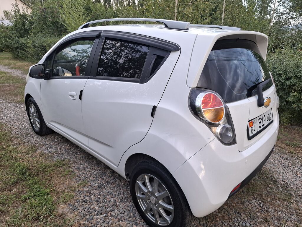 Chevrolet Spark: 2010 г., 1 л, Автомат, Бензин, Хэтчбэк: фото 4