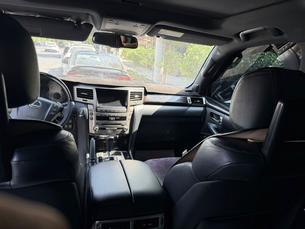 Lexus LX: 2014 г., 5.7 л, Автомат, Бензин, Внедорожник: фото 6