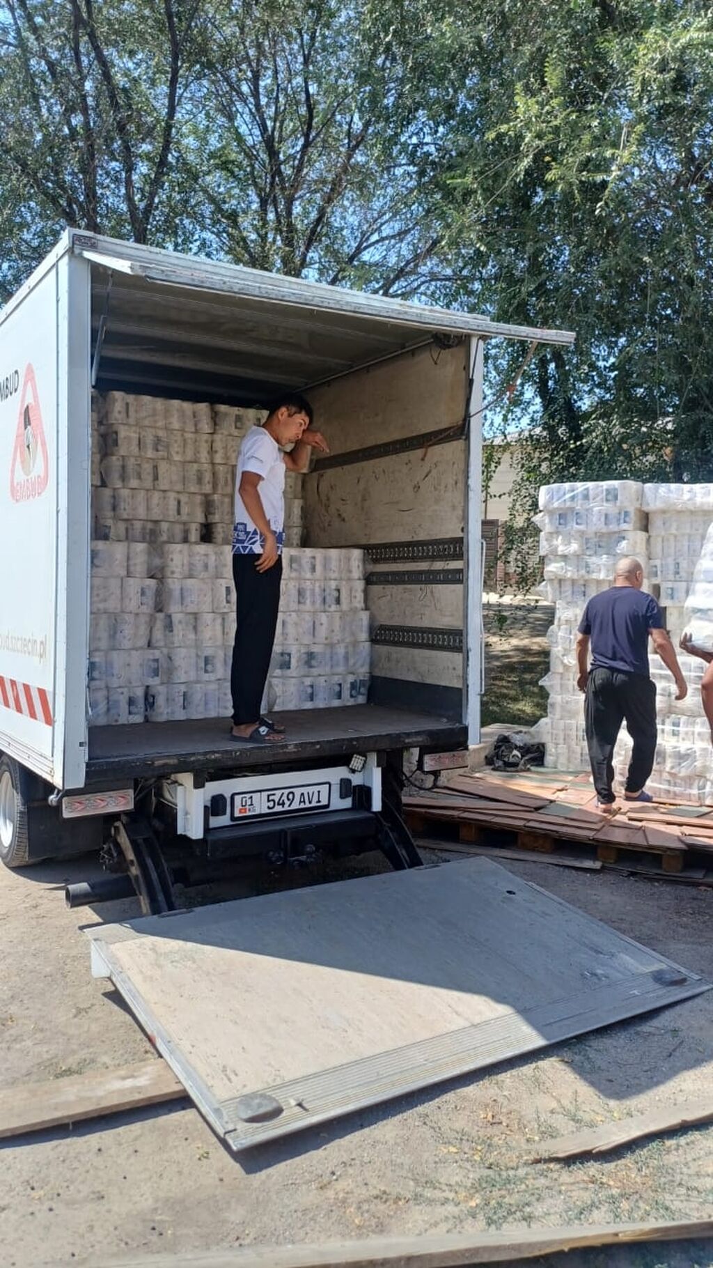 Заказать Мерседес грузовой спринтер, Переезд, C грузчиком — фото 2