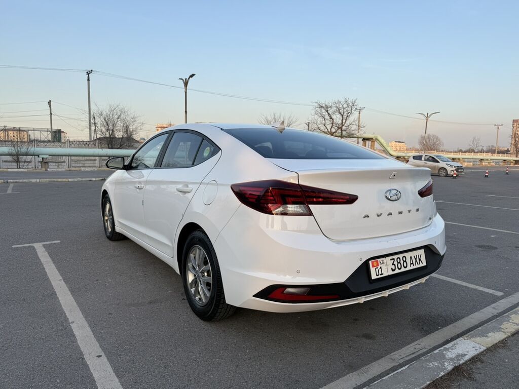 Hyundai Avante: 2019 г., Автомат, Бензин, Седан: фото 4