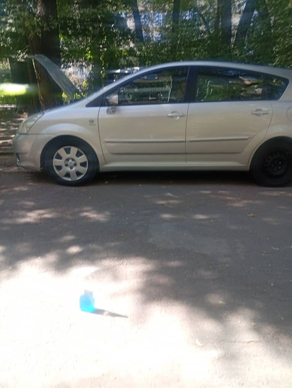 Toyota Corolla Verso: 2004 г., Робот, Бензин, Минивэн: фото 3