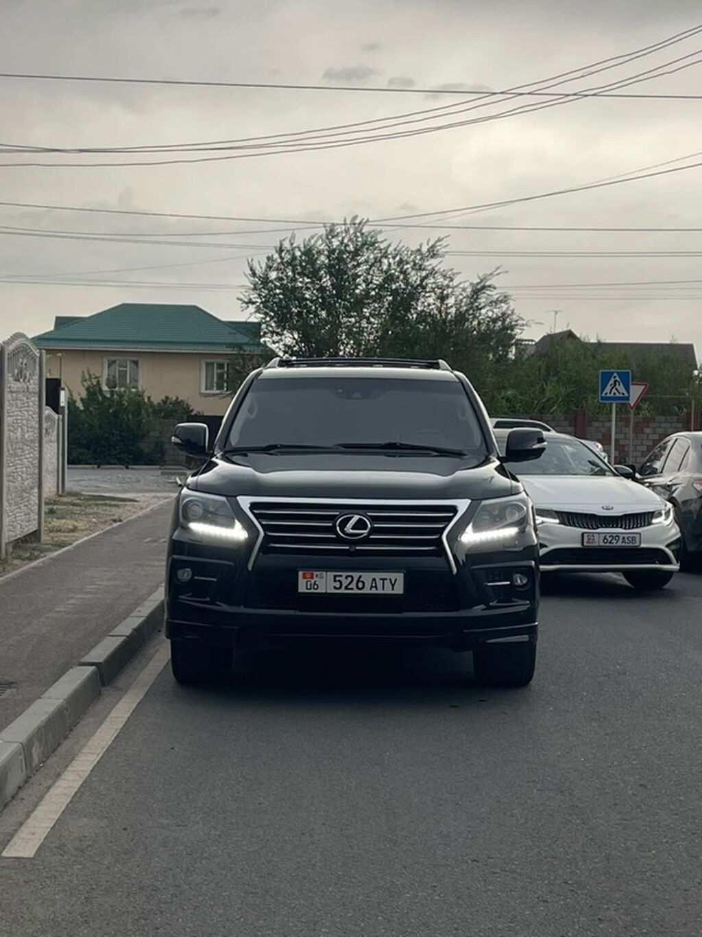 Lexus LX: 2008 г., 5.7 л, Автомат, Бензин, Внедорожник: фото 3