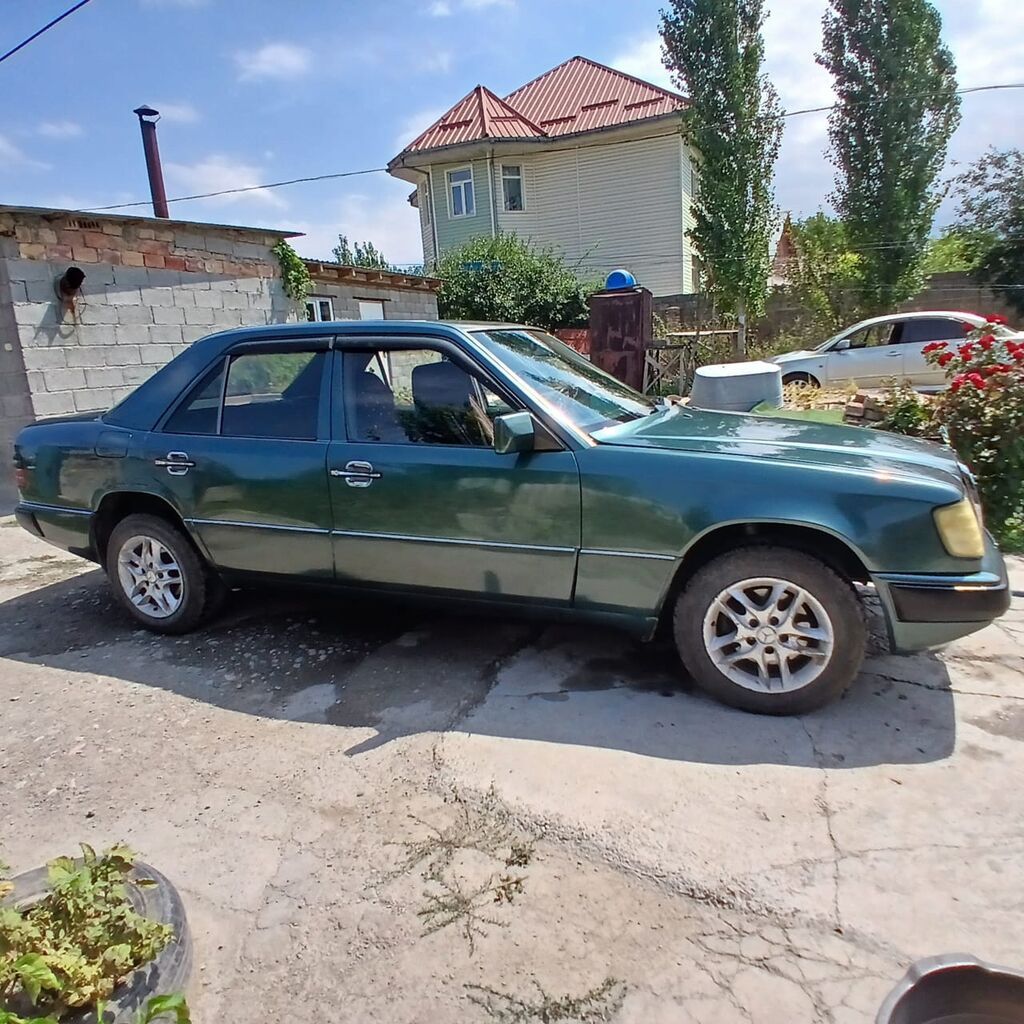 Mercedes-Benz W124: 1990 г., 2.3 л, Механика, Бензин, Седан: фото 4