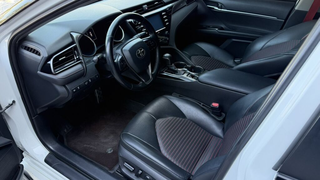 Toyota Camry: 2020 г., 3.5 л, Автомат, Бензин, Седан: фото 3